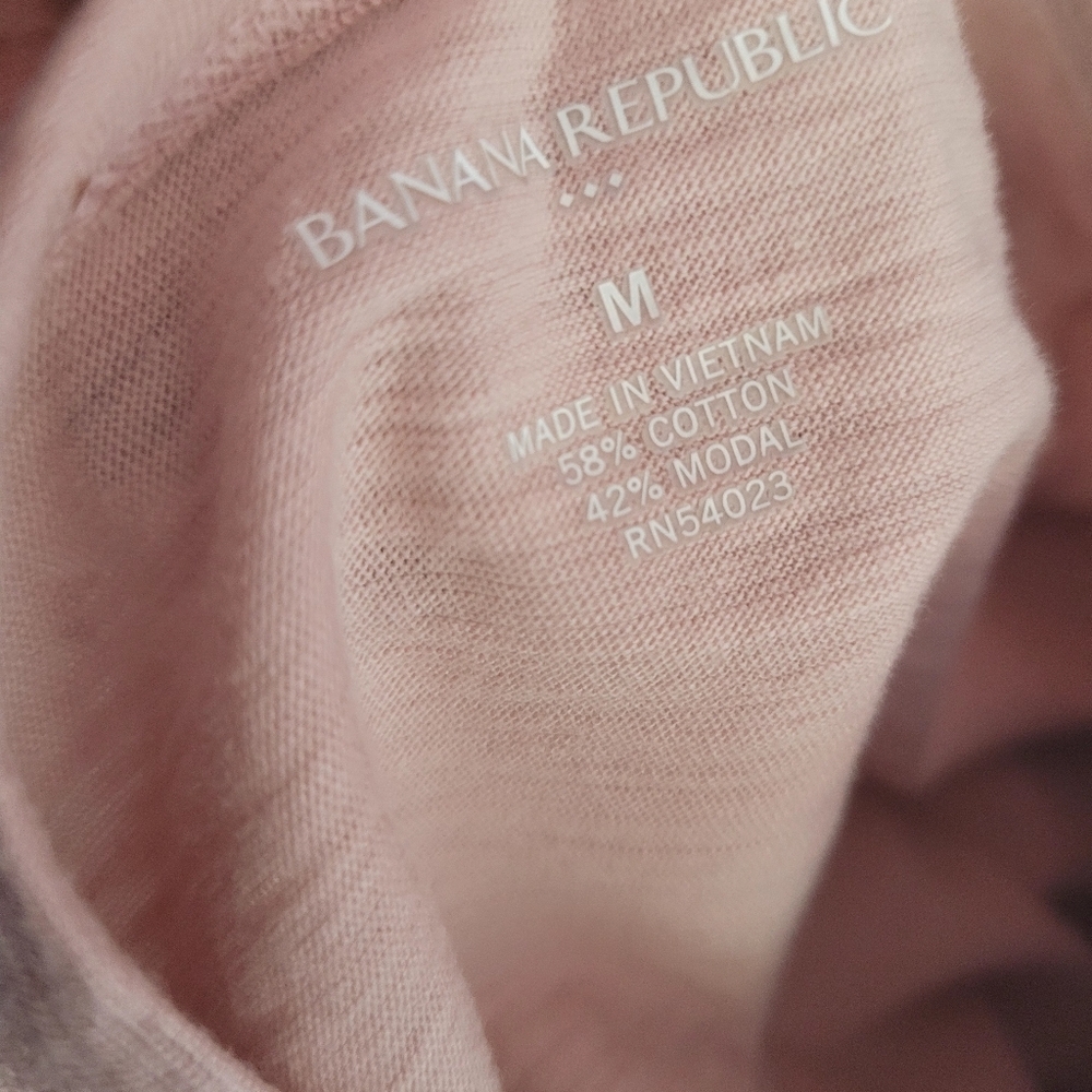 Banana Republic Long Sleeve Novelty Tee Size Medium - Picture 4 of 6